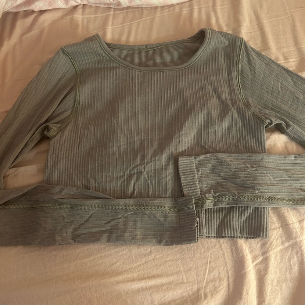 lululemon athletica Ribbed Long Sleeve Top - Grey size 4